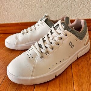 On Running Roger Lifestyle Shoe sz 9